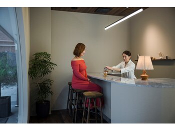 デルタエヌピー63+(δnp63+)/アフターティー【小顔/薬院】