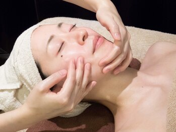 べセラ(BESERA)の写真/【特別価格実施中☆】左右差/たるみ/エラ張り改善に☆小顔×美肌が叶う《口コミ高評価》