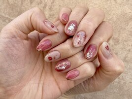 うるうるチューリップネイル