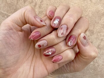 うるうるチューリップネイル