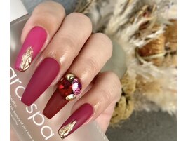 大人可愛いピンクネイル