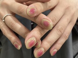 個性派チークネイル