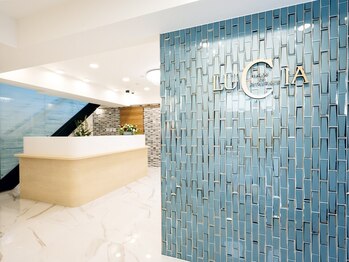 サロン ド エステティック ルチア 東京店の写真/落ち着きのある白基調の店内で、ゆったりと過ごせる大人な空間◎安心の都度払い、お得な回数券も♪