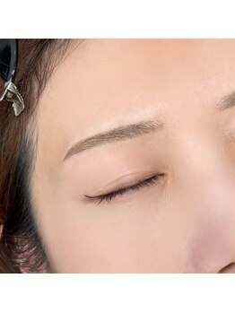 ビューステージ アイブロウサロン 天神/平行眉