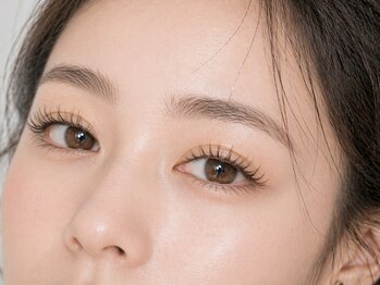 ボヌール 薬院店(Bonheur)の写真/やりすぎない上品な目元へ。施術実績3万件以上の経験をもとに大人女性に似合うまつげパーマをご提案します