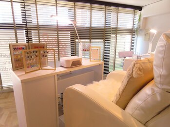 レアレア(le'a le'a)/店内 リクライニングチェア3席