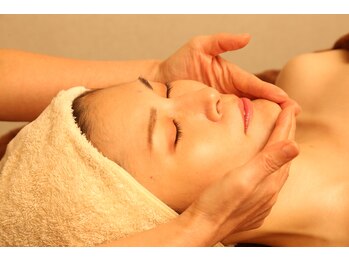 アロマリエ(al malie)/お顔もリンパが沢山あります