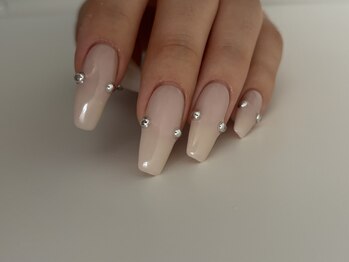 ミエレ(miele)/海外で流行りのピアス風ネイル