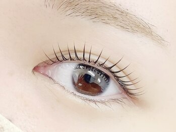 リッチ トゥ 刈谷店(Rich to)の写真/自まつ毛派の方にオススメ！まつげカールでビューラーいらず♪ナチュラルなのに驚く程ぱっちり目元に美装☆