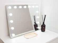 salon emma 【フェイシャルサロン&ネイルサロン】小顔/たるみ/韓国ネイルの雰囲気（日焼け止め・ドライヤー・ヘアアイロン・使い捨てクシ完備♪）