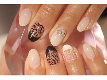 ネイルサロン ブリオン(Nail Salon Bullion)/モノトーンペイズリー