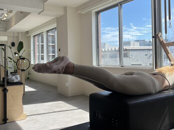 オーケー(OKAY)/セッション風景【ピラティス】