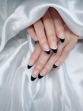 ティディーネスト(Tidynest)/フレンチネイル