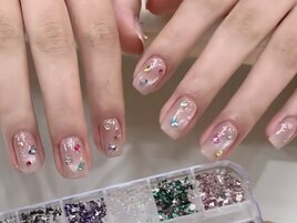 宝石ネイル