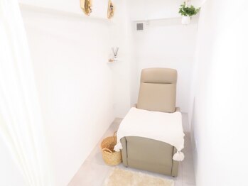 キラアイビューティー 静岡(killa eye beauty)の写真/《静岡駅5分》リクライニングチェアでゆったり施術☆周りを気にせずリラックスしてお過ごしください◎