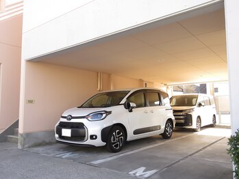 サロン ド ブラン(Salon de Blanc)/駐車場