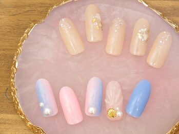 季節に合わせたネイルです☆