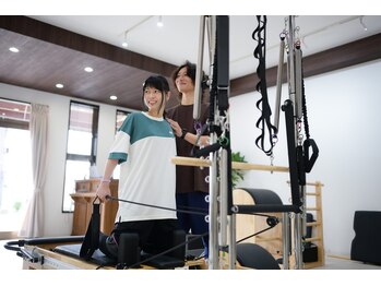 リフィジオ 松本店(Rephysio)の写真/《初回マシンピラティス体験500円！》経験豊富なインストラクターによる丁寧なサポートで高い満足度◎