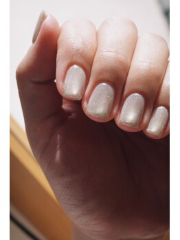 アイロ ネイル(airo nail)/陽に溶ける白
