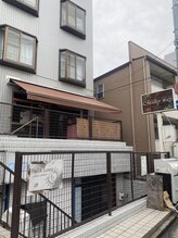 ソルルナ(Sol & Luna)/こちらのビル2階です◎