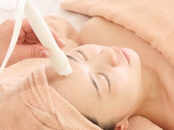 トータルビューティーサロン ティティ(Titi)の写真/乾燥/毛穴開き/黒ずみ/たるみ毛穴改善【ハイドロ毛穴洗浄+高保湿エクソソーム導入￥8800】毛穴レスの艶肌へ