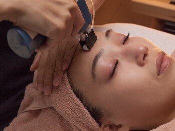 サロン アイプラス(salon i plus)の写真/目指すのは一点の曇りもない透明肌と弾力。40代マダムに選ばれる、ライフスタイルに合わせたシミ・しわケア