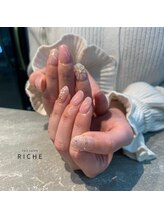 リッシュ(RICHE)/春カラーのフラワーネイル