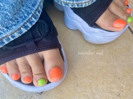 蛍光ワンカラーフットネイル