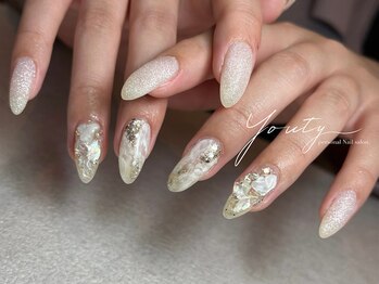ユーティーネイル(Youty Nail)/キラキラホワイトネイル