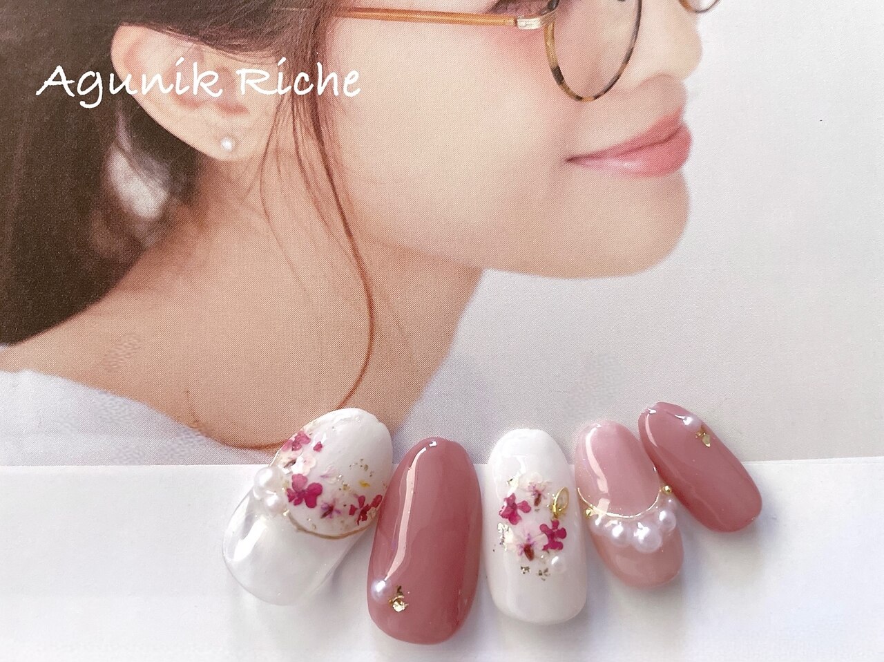 2026年冬トレンド】ピンク フラワーのネイルデザイン集｜人気順｜2