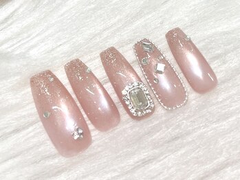 ドールネイル(DOLL NAIL)/アシンメトリーデザイン