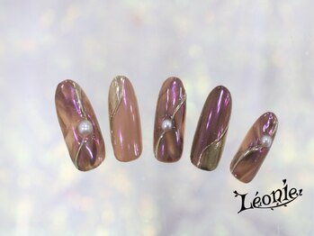 レオニー(Leonie)/オーロラネイル×うねうねアート