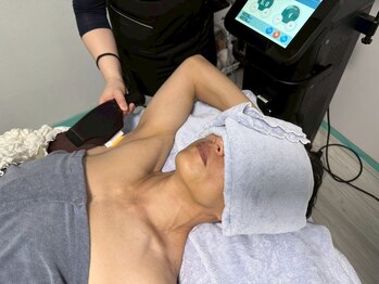 エクラ 六本木(eclat)の写真/全身脱毛2名体制でスピード結果重視◎痛みを抑えたハイブリッド脱毛で清潔感！ヒゲ・鼻毛・もみあげ・VIOも