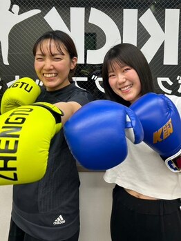 パーソナルキック(PERSONAL KICK)の写真/【2人でも1人分価格！】"お得で楽しい！友達や家族と一緒に楽しくボディメイク♪"時間が合う方とご一緒に◎