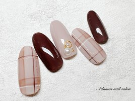 ツヤなしチェック柄ネイル