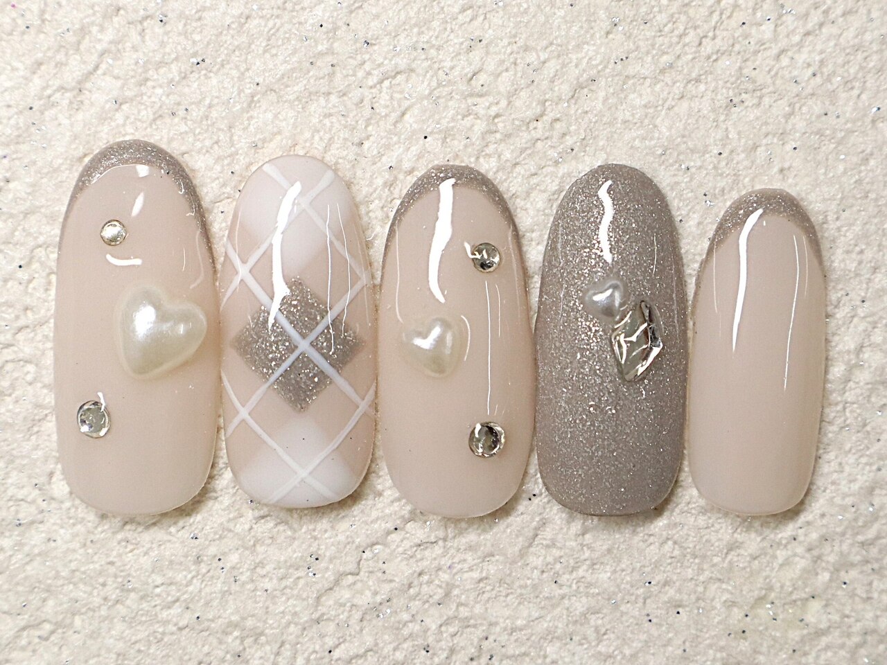 2025年-2026年冬トレンド】ホワイト ワンカラーのネイルデザイン集