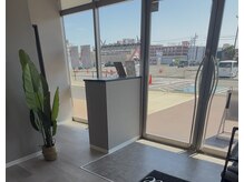 セルフホワイトニングARVOの雰囲気（買い物ついでに来れますし、駐車場の心配はございません！）