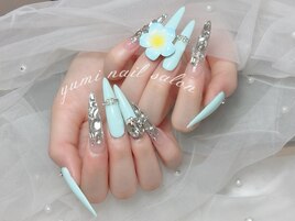 水色フラワー煌めきロングネイル