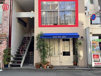 プラチナムドール 四条河原町店(PLATINUMDOLL)/四寅ビルの2階になります。