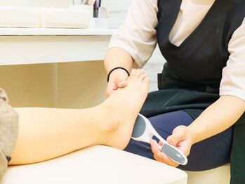 トリプルエイチ 天文館(HHH for nail)の写真/［上質なケア×美しいデザイン］を叶えるワンランク上のネイルサロン◇トレンドの夏フットネイルが人気☆