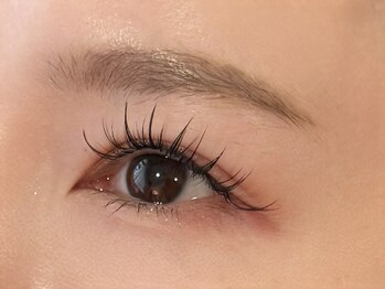 ザ ブロウバーエヌ(THE BROW BAR n)の写真/話題のアニメラッシュもお任せください。強弱をつけたナチュラルなのに華やかなデザインに。LEDあり。