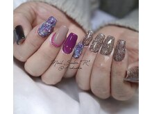 ネイルサロン R/スタイリングコース　8030円AKi