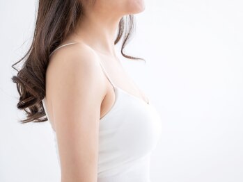 ナチュラルパーフェクトフェイス 新宿/バストアップ矯正/産後矯正/姿勢