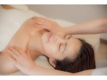 コーラルライト(Corallite)/デコルテもしっかりケア