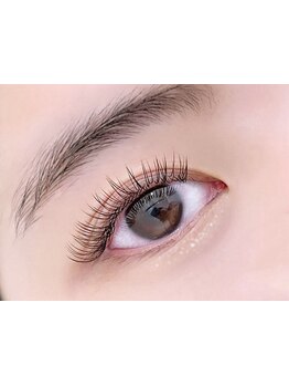 ナチュラル上品な目元にしたい