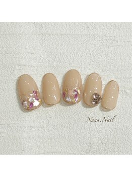 春を散りばめたニュアンスネイル