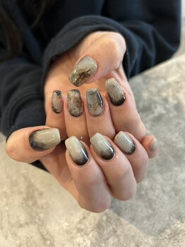nail salon Liengeの写真/<大人女性に大人気>日常に溶け込む上品なシンプル系ネイルが得意◎指先を美しく魅せるデザインをご提案♪