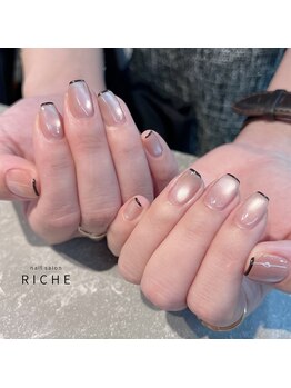 秋のスキニーフレンチネイル