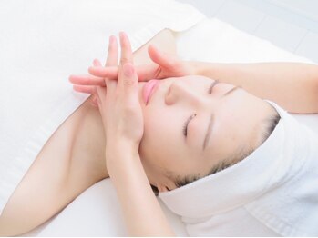 ビバ 前橋店(VIVA)の写真/【骨格から引き上げる新感覚コルギ】効果実感＆持続の小顔術。VIVA式コルギで理想のフェイスラインへ！