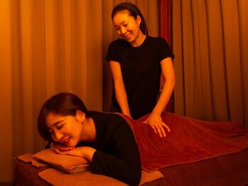 満足館 神戸元町商店街店 アイカ(Aika)/全身もみほぐし、ボディケア